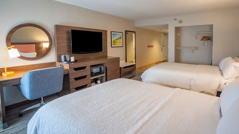 Hampton Inn Pensacola Airport Cordova Mall Area — Guest room