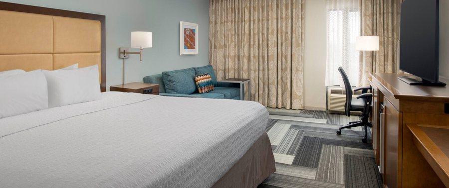 Hampton Inn Pittsburgh Monroeville — Guest room