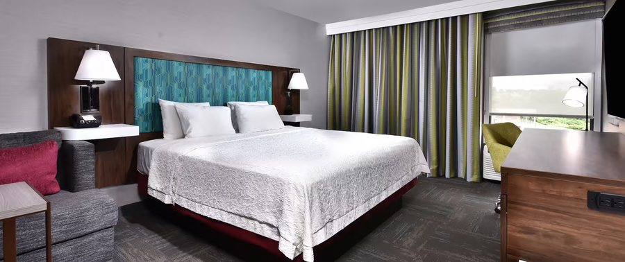 Hampton Inn Princeton — Guest room