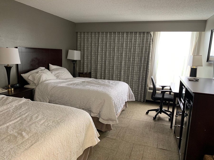 Hampton Inn Rolla — Guest room