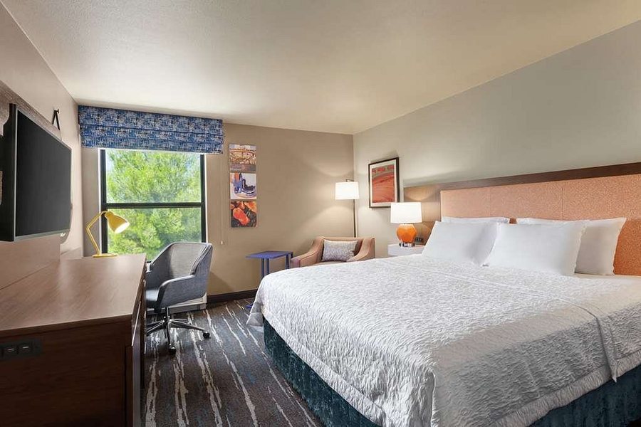 Hampton Inn Sacramento Rancho Cordova — Guest room