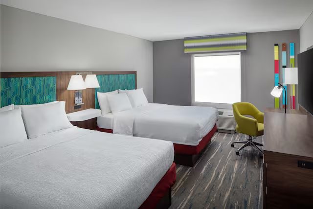 Hampton Inn Savannah I 95 North — Guest room