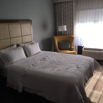 Hampton Inn Searcy — Guest room