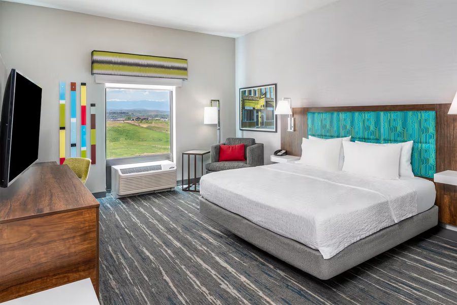 Hampton Inn Sheridan — Guest room