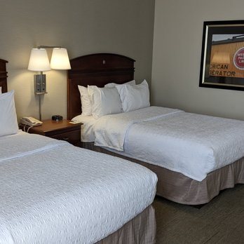 Hampton Inn Springfield South — Guest room