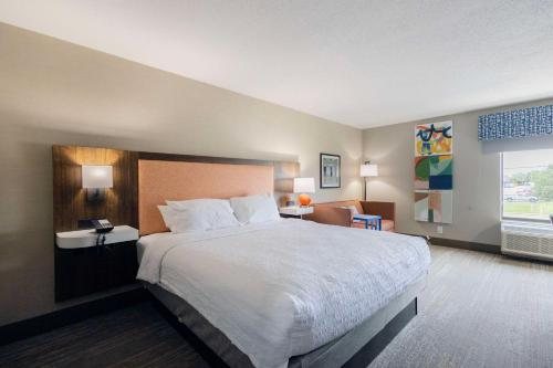 Hampton Inn Springfield southeast — Guest room