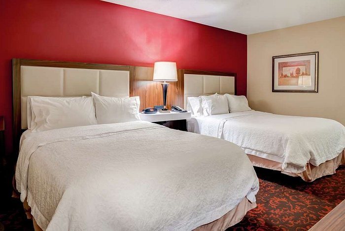 Hampton Inn St Joseph — Guest room