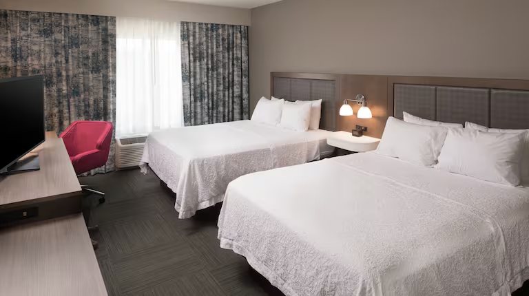 Hampton Inn Suites Asheville Biltmore Area Asheville North Carolina — Guest room