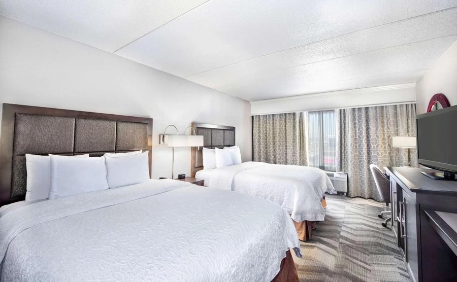 Hampton Inn Suites Atlanta Galleria — Guest room