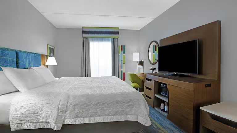 Hampton Inn Suites Augusta West — Guest room