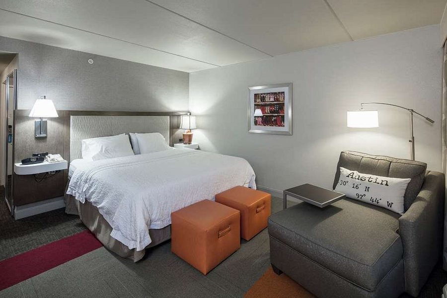 Hampton Inn Suites Austin Cedar Park Lakeline — Guest room
