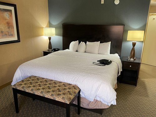 Hampton Inn Suites Barstow Barstow California — Guest room