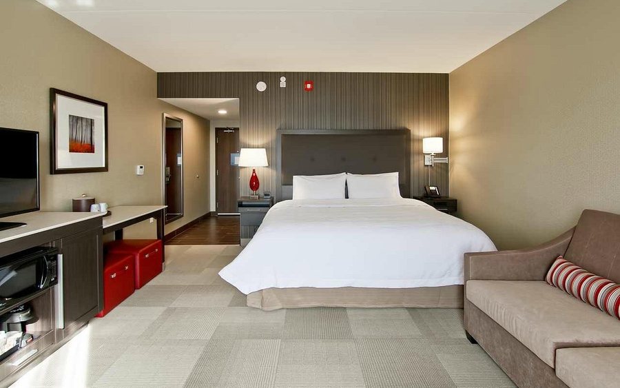 Hampton Inn Suites By Hilton Toronto Markham — Guest room