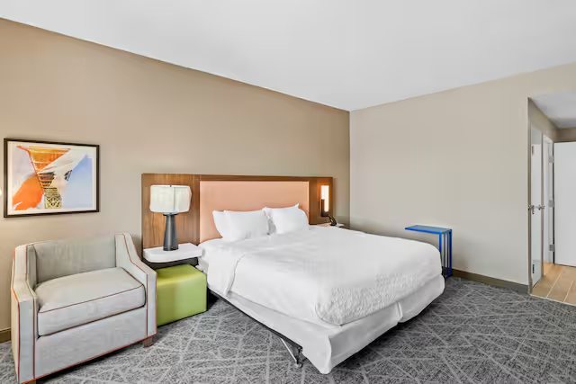 Hampton Inn Suites Corpus Christi I 37 Navigation Blvd — Guest room