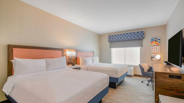 Hampton Inn Suites Decatur — Guest room