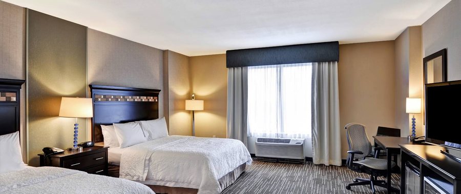 Hampton Inn Suites Denver Airport Gateway Park — Guest room