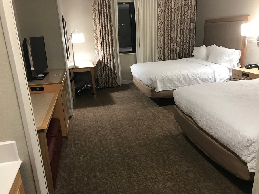 Hampton Inn Suites Denver Speer Boulevard — Guest room