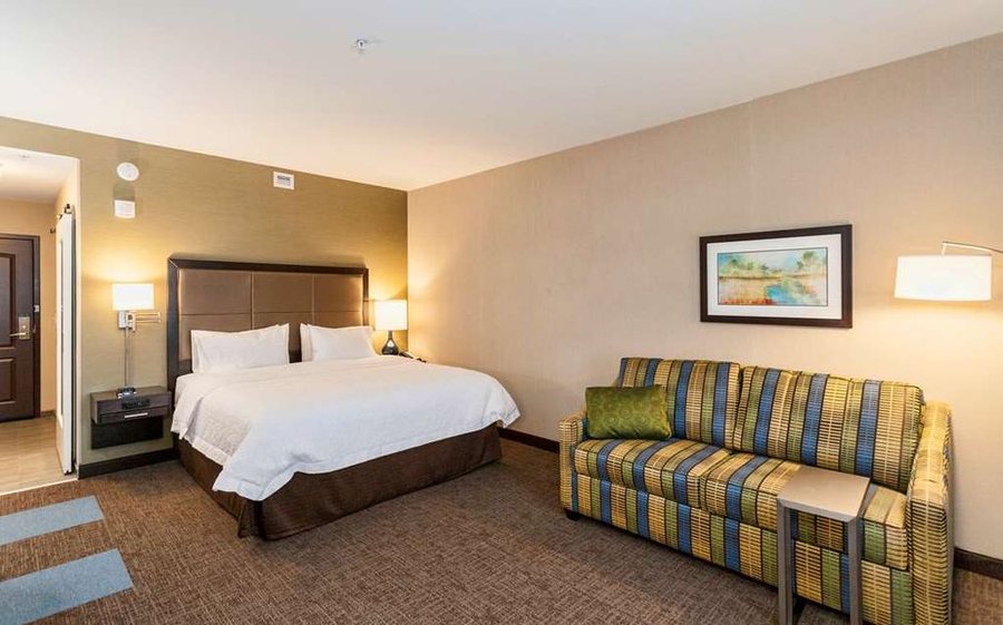 Hampton Inn Suites Duluth North Mall Area — Guest room
