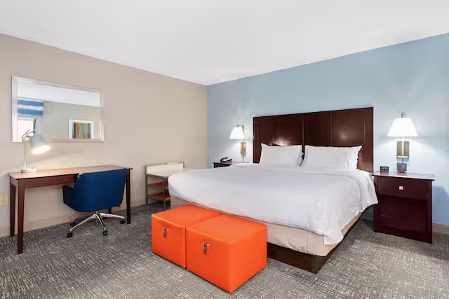 Hampton Inn Suites Fort Mill — Guest room