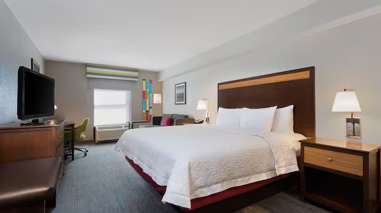 Hampton Inn Suites Fort Myers Beach Sanibel Gateway — Guest room