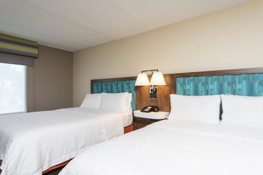 Hampton Inn Suites Fort Myers Colonial Blvd — Guest room