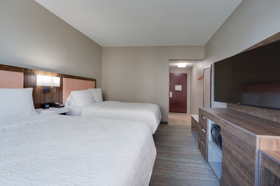Hampton Inn Suites Ft Lauderdale miramar — Guest room