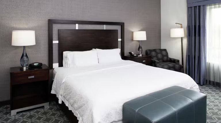 Hampton Inn Suites Greensboro Coliseum Area — Guest room