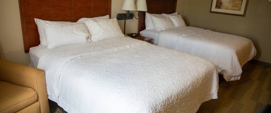 Hampton Inn Suites Grenada — Guest room