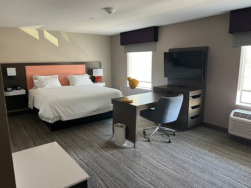 Hampton Inn Suites Guymon — Guest room
