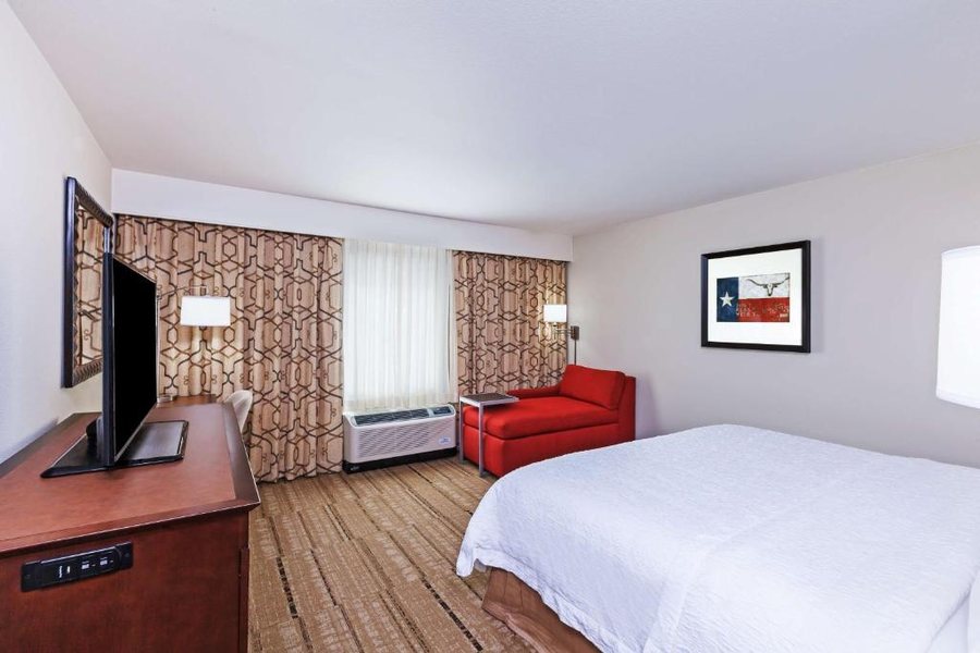 Hampton Inn Suites Houston Katy — Guest room
