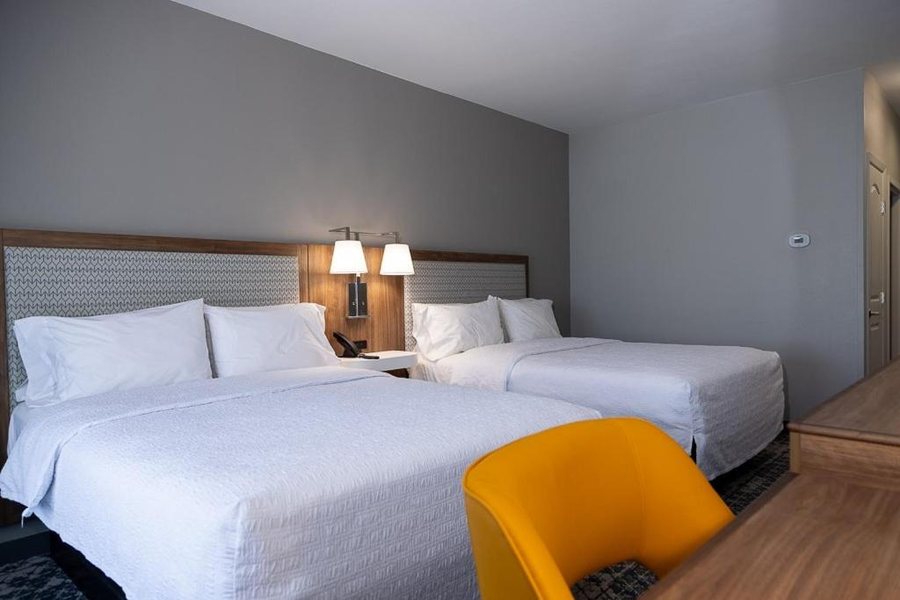 Hampton Inn Suites Houston Rosenberg — Guest room