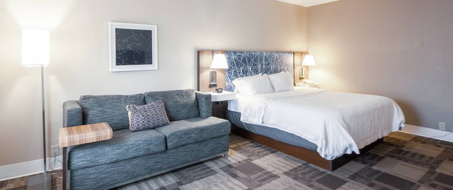 Hampton Inn Suites Huntsville Hampton Cove — Guest room