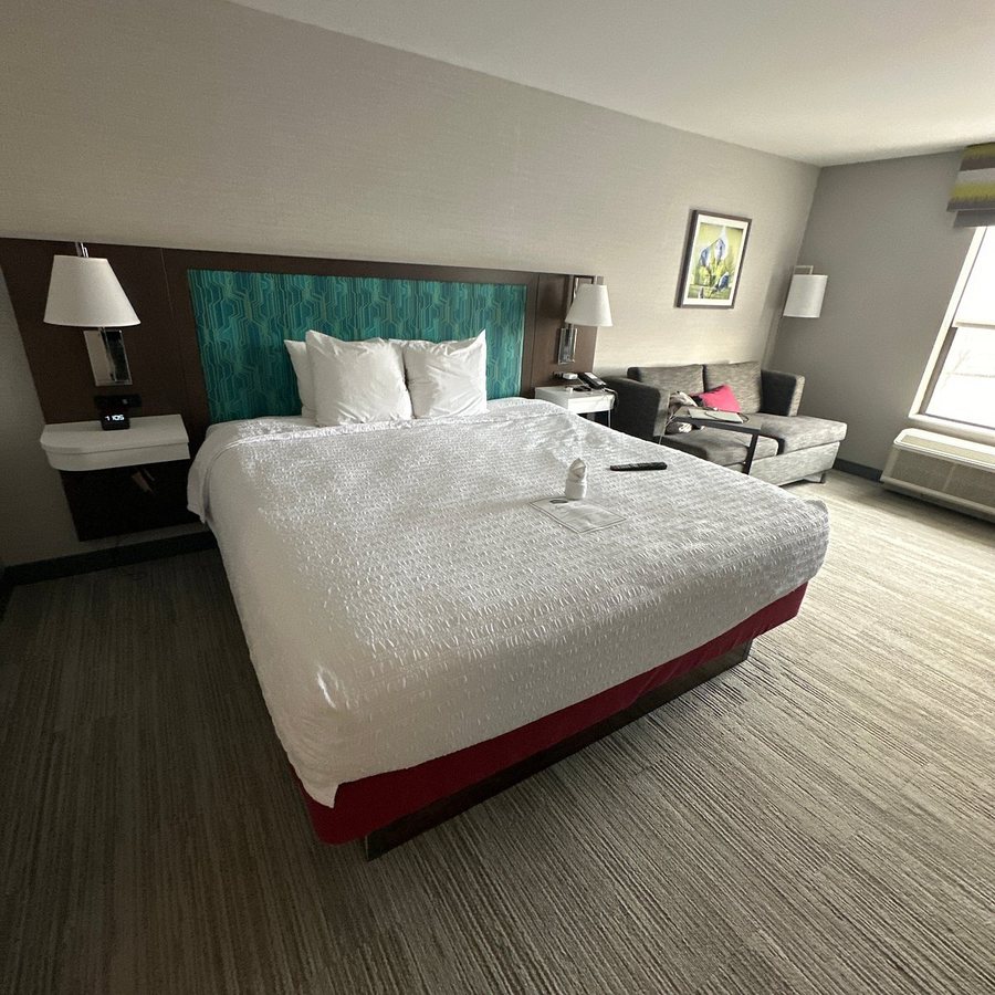 Hampton Inn Suites La Porte — Guest room