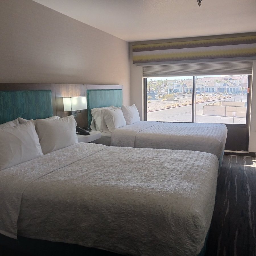 Hampton Inn Suites Las Vegas Henderson — Guest room