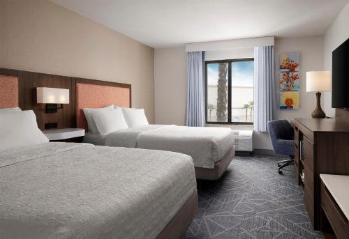 Hampton Inn Suites Las Vegas Red Rock Summerlin — Guest room