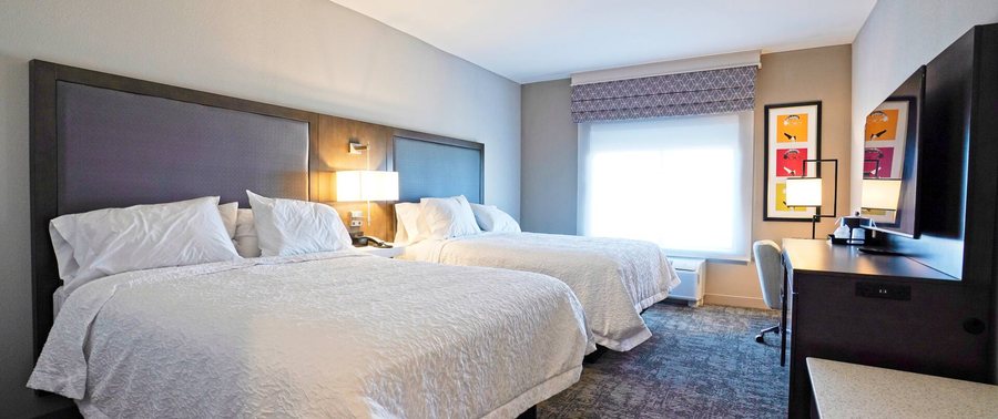 Hampton Inn Suites Lubbock University — Guest room