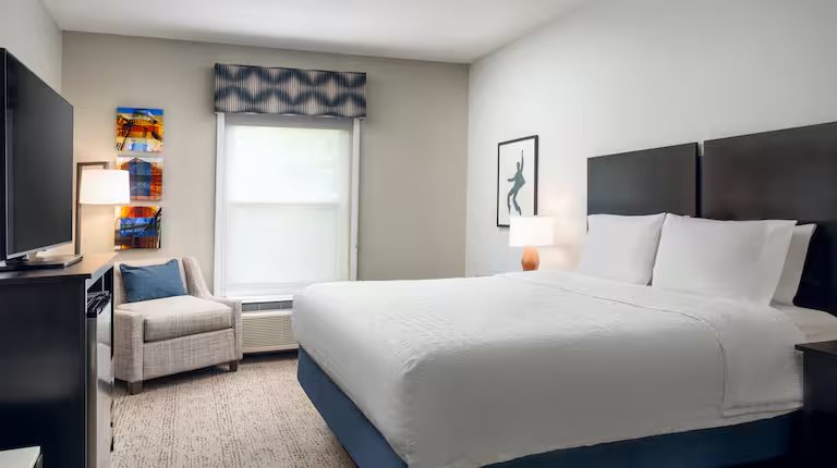 Hampton Inn Suites Memphis East Germantown Area — Guest room