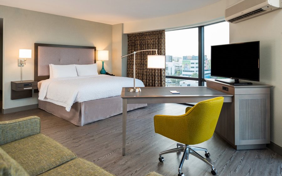 Hampton Inn Suites Miami Wynwood Design District Miami Florida — Guest room