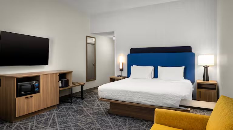 Hampton Inn Suites Moline quad City Int l Aprt — Guest room