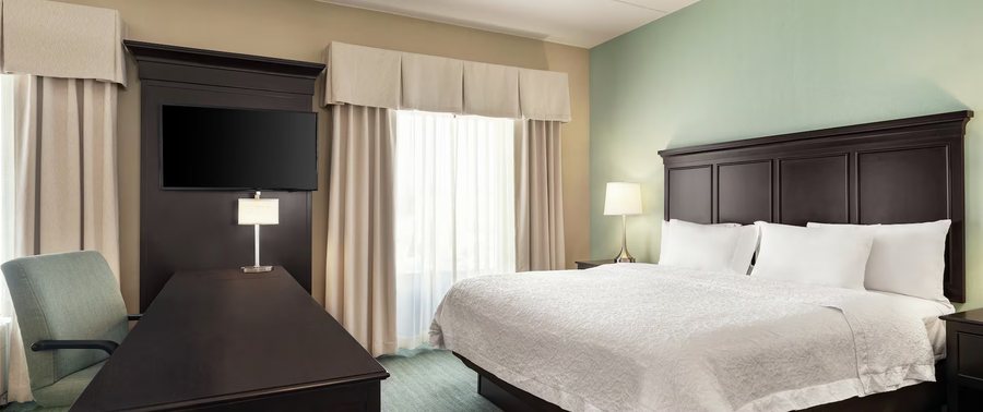 Hampton Inn Suites Mount Joy Lancaster West — Guest room