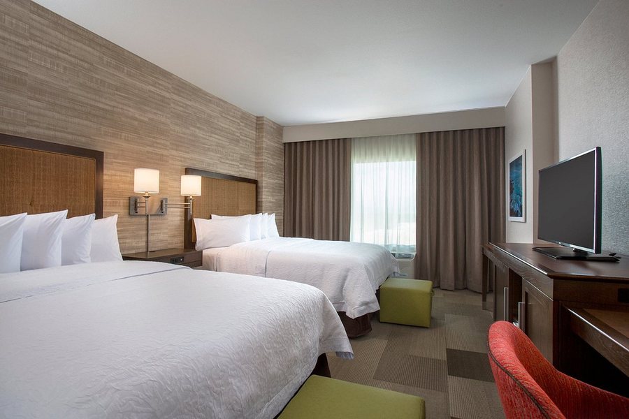Hampton Inn Suites Oahu kapolei — Guest room