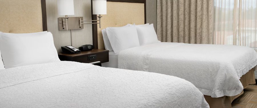 Hampton Inn Suites Phoenix Tempe — Guest room