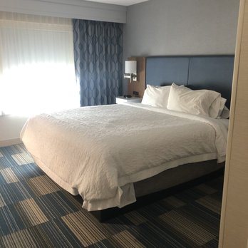 Hampton Inn Suites Pocatello — Guest room