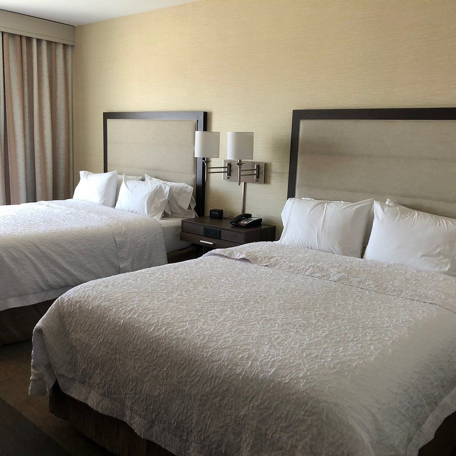 Hampton Inn Suites Ponca City — Guest room