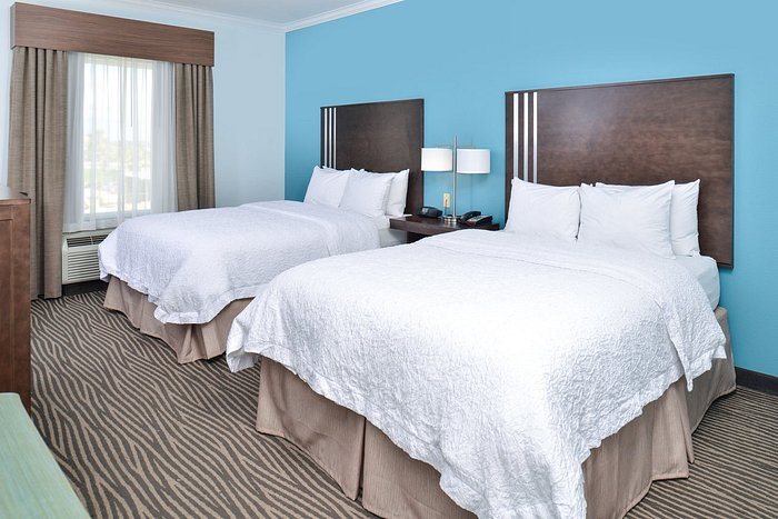 Hampton Inn Suites Port Aransas — Guest room
