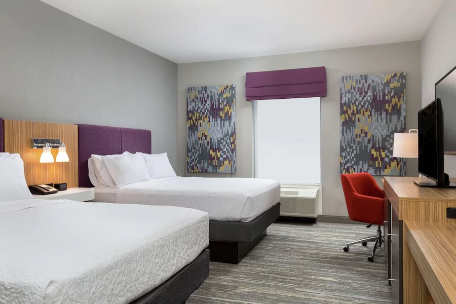 Hampton Inn Suites Reno Sparks — Guest room