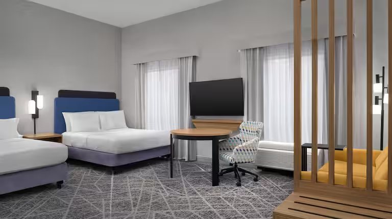Hampton Inn Suites Roswell — Guest room