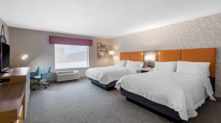 Hampton Inn Suites Ruidoso Downs — Guest room