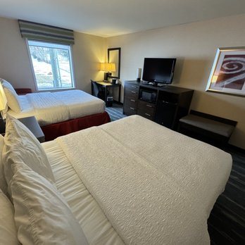 Hampton Inn Suites Salt Lake City University Foothill Dr — Guest room