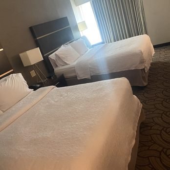 Hampton Inn Suites San Antonio Downtown Market Square — Guest room